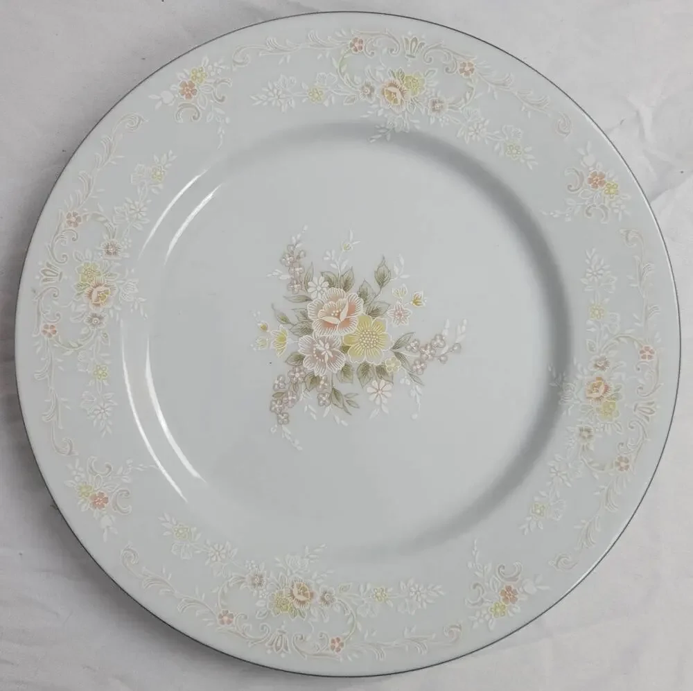 Crescent Fine China Jie Pai Dessert Plate Painted Golden Flowers and Accents